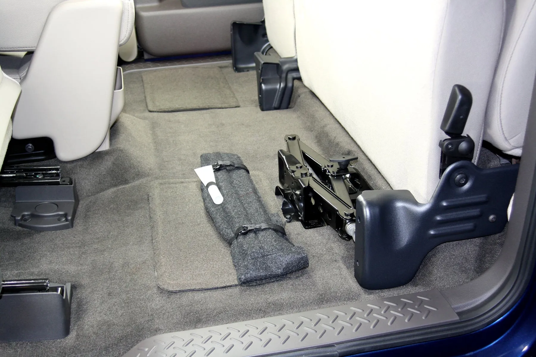 DU-HA 20096 DU-HA® Interior Storage/Gun Case