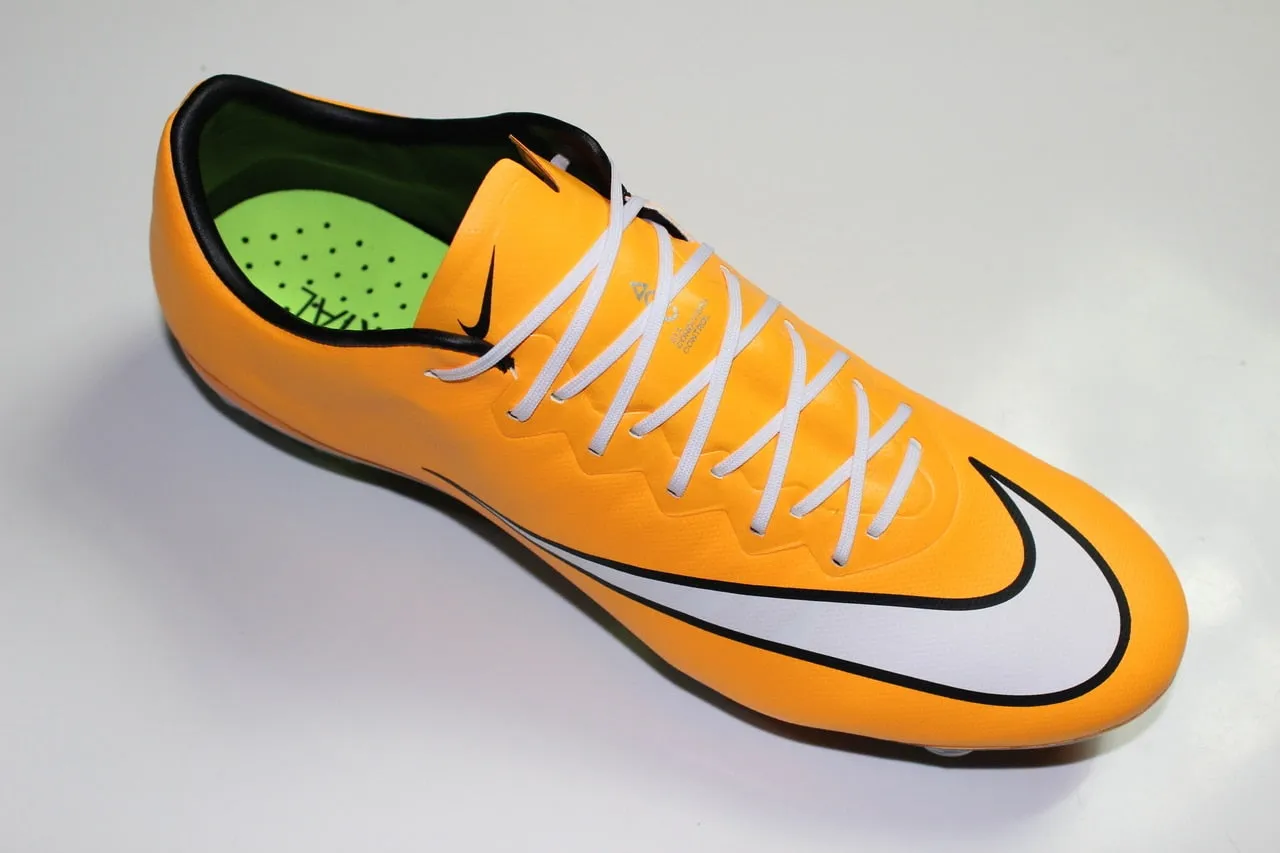 SR4U Laces White