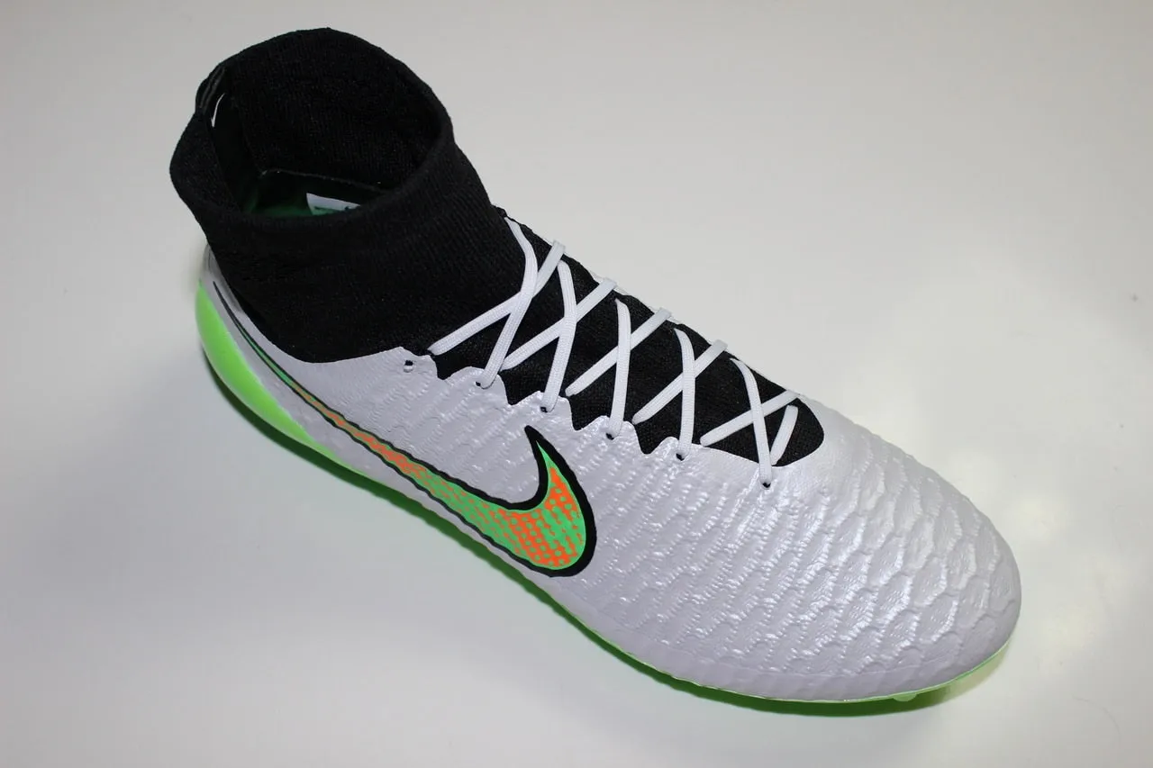 SR4U Laces White