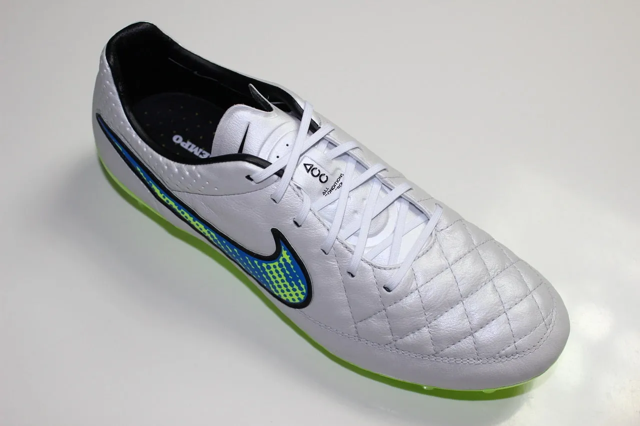 SR4U Laces White