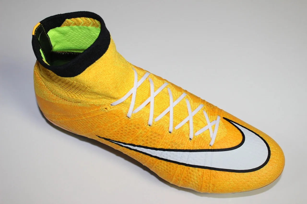 SR4U Laces White