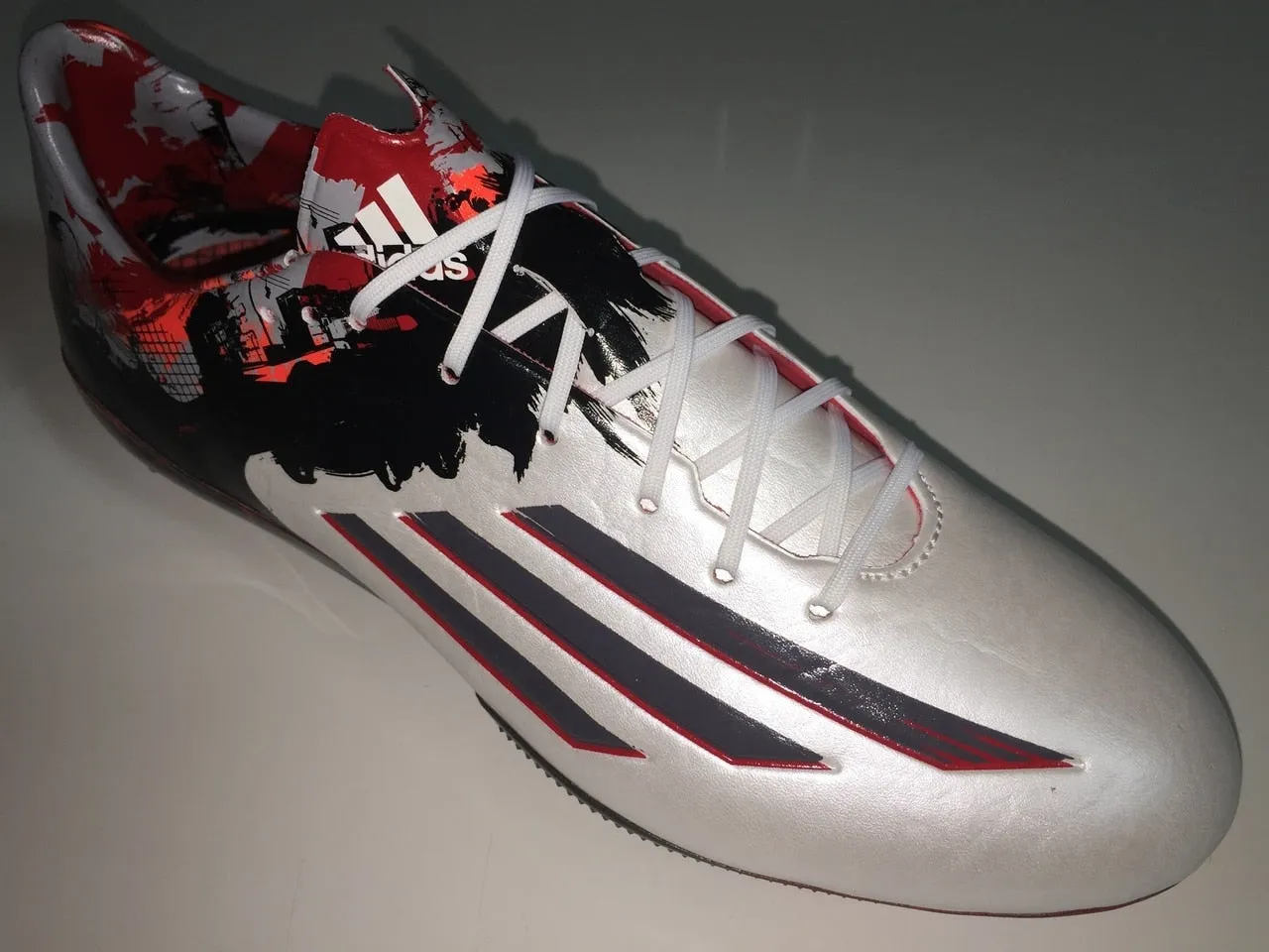 SR4U Laces White