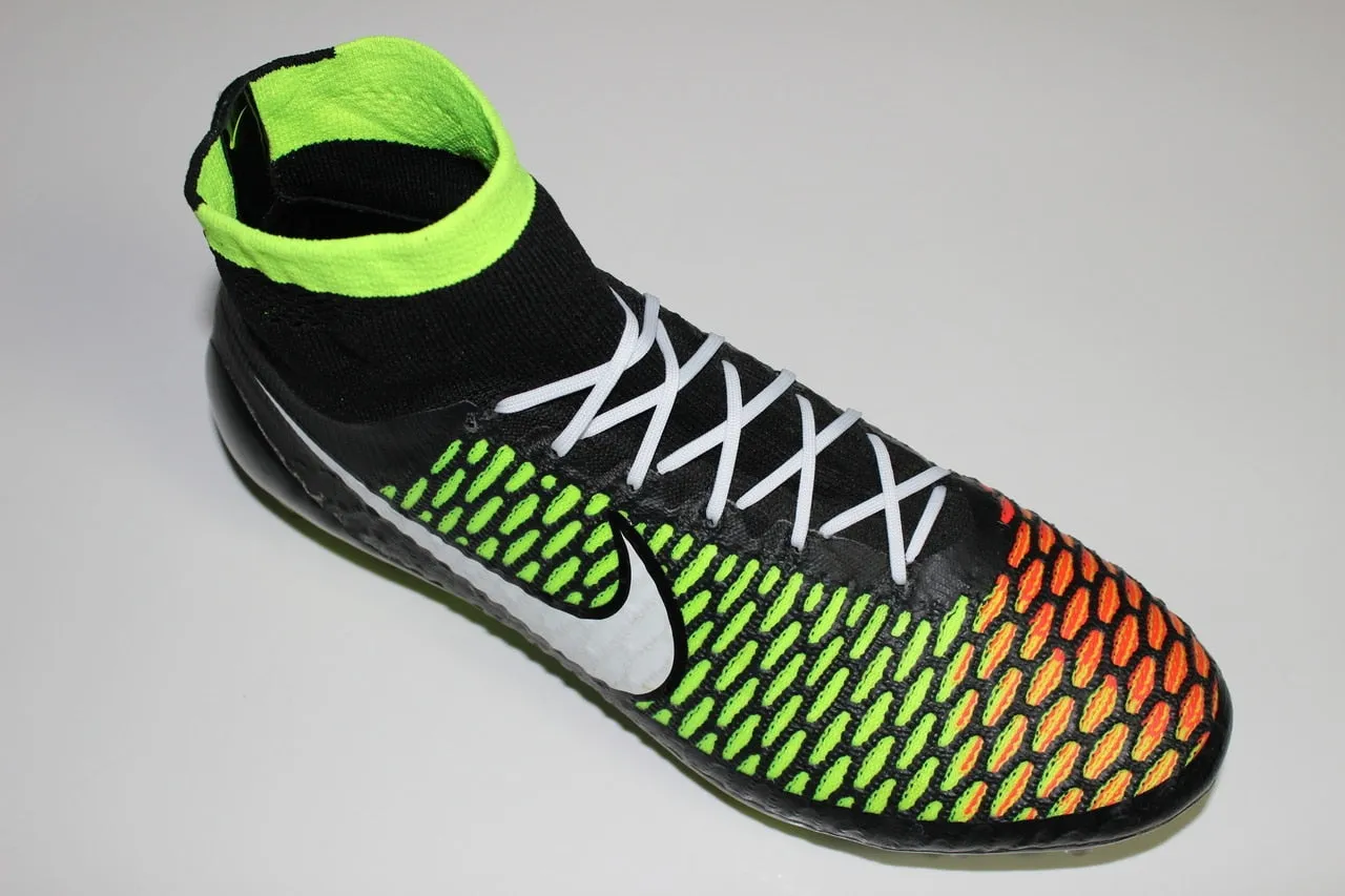 SR4U Laces White
