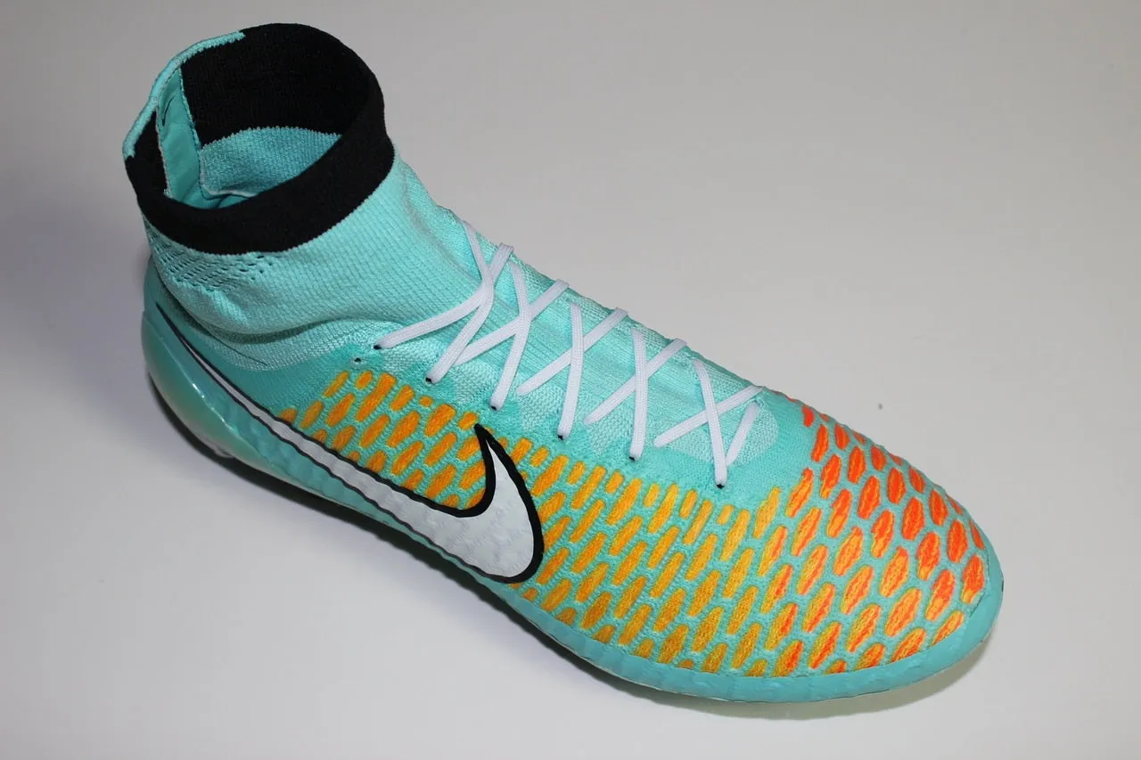 SR4U Laces White