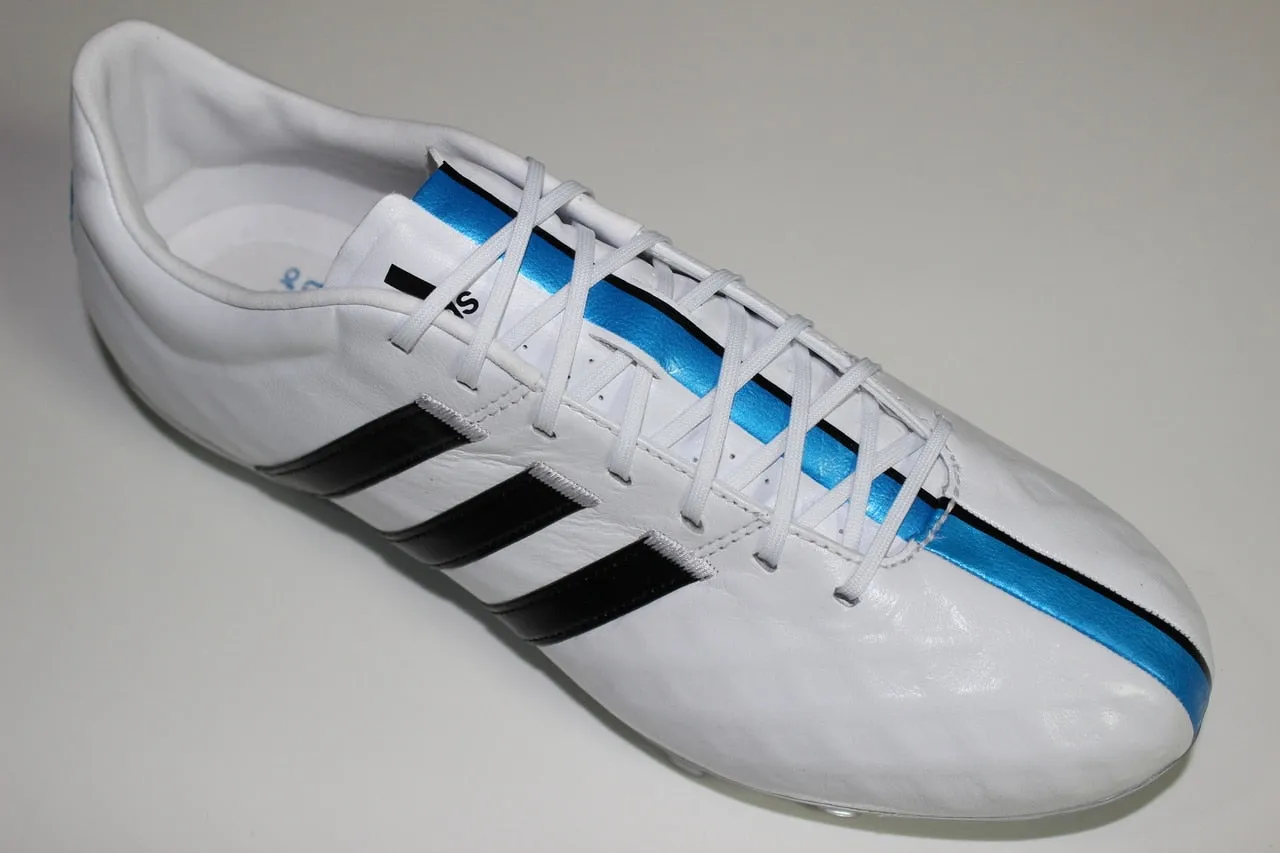 SR4U Laces White