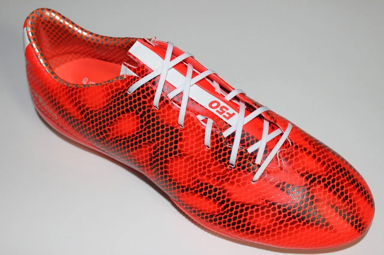 SR4U Laces White