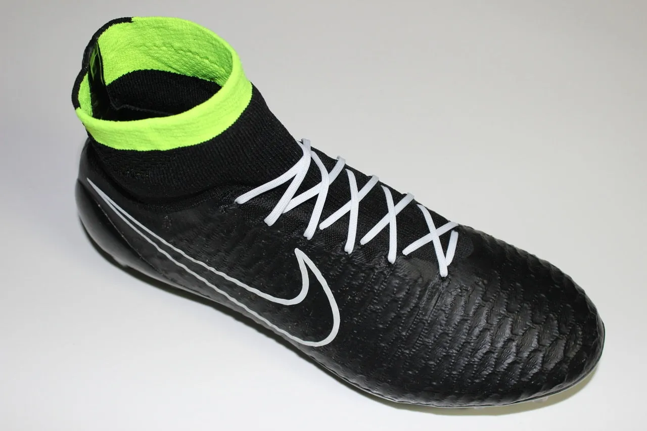 SR4U Laces White