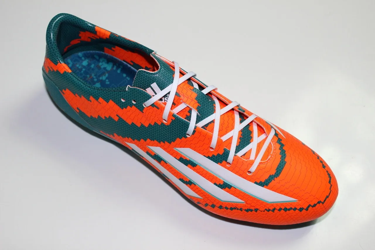 SR4U Laces White